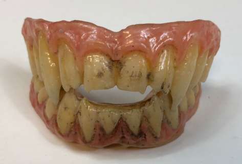 Lot 229 - Underworld (2003) - Hero "Michael" Teeth/Fangs