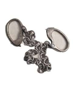 The Hateful Eight John Ruth (Kurt Russell) & Daisy Domergue (Jennifer Jason Leigh) Handcuffs | Premiere Props