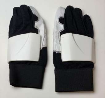 Star Wars: Episode VII - The Force Awakens (2015) - Stormtrooper Gloves | Hanlin Auction Service