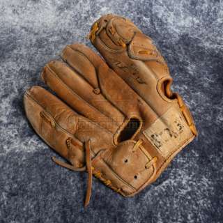 Lot 189 - Journey to the Center of the Earth (2008) – Max Anderson’s Vintage Baseball Mitt - A737