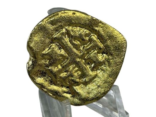 The Goonies (1985) - Gold Coin Doubloon From One-Eyed Willy’s Treasure | Hanlin Auction Service