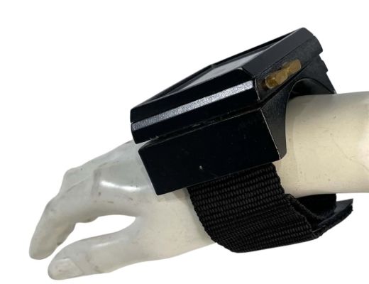 Lot 165 - Star Wars - Solo: A Star Wars Story (2018) - Yacht Security Hero Light-Up Wrist Comlink | Hanlin Auction Service