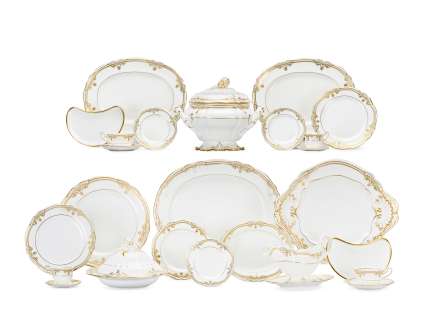 A very large Spode part dinner / coffee service From Season 1 onwards (161) | Bonhams