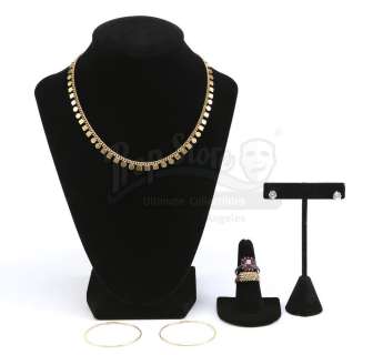 THE HAUNTING OF HILL HOUSE - Lot 87 - Olivia Crain‘s Jewlery Lot