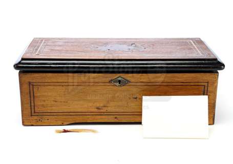 The Gifted - Lot 309 - Fenris‘ Backup Music Box and Accessories