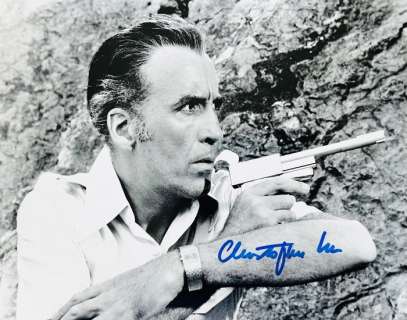 James Bond 007: The Man with the Golden Gun - Signed by Chistopher Lee (Scaramanga) | Catawiki