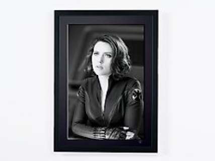 Marvel: Black Widow - Scarlett Johansson As "Natasha Romanoff" | Marvel: Black Widow - Scarlett Johansson as "Natasha Romanoff" - Fine Art Photography - Luxury Wooden Framed 70X50 cm - Limited Edition Nr 02 of 30 - Serial ID 16970 - Original Certificate (COA), Hologram Logo Editor and QR Code | Catawiki