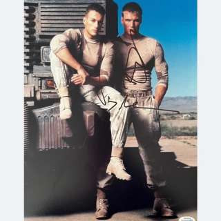 Universal Soldier - Signed by Jean-Claude Van Damme (Luc) and Dolph Lundgren (Andrew) | Catawiki