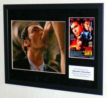 From Dusk Till Dawn - Quentin Tarantino (Richard Gecko) Framed, signed + Certificate of Authenticity | Catawiki