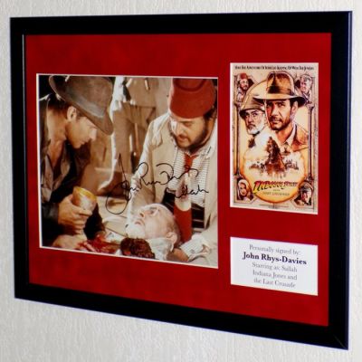 Indiana Jones and the Last Crusade - John Rhys-Davies (Sallah) Premium Framed, signed, COA & photo signing session | Catawiki