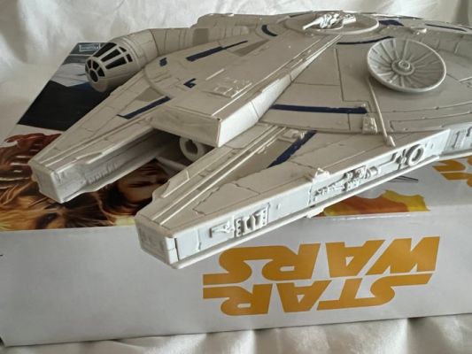 Hasbro - Toy Millennium Falcon e mais - U.S. | Catawiki
