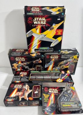 Hasbro - Toy Star Wars Episode I Naboo Fighter; Darth Maul Double-Bladed Lightsaber; Kaadu and Jar Jar Binks; - 1990-2000 | Catawiki