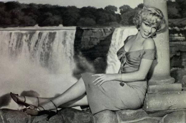 Various - Marilyn Monroe - Postcard (11) - 1950-1980 | Catawiki