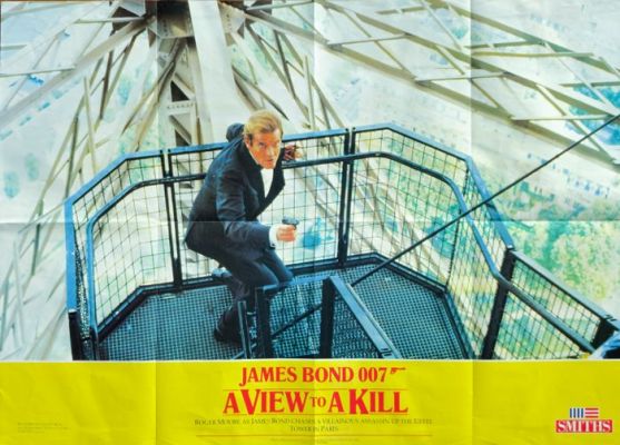 Roger Moore - James Bond 007: A View To a Kill - UK Quad 60x80 cm – Eiffel Tower Scene - 1985 | Catawiki
