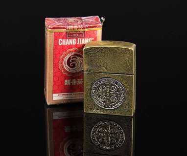 CONSTANTINE (2005) - Lot 62 - John Constantine‘s (Keanu Reeves) Cigarette Lighter and Branded Cigarettes