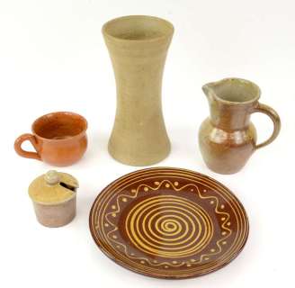 The Lord of the Rings - A plate, mug, jug and two other items used on sets around the Shire (5).… | Ewbank’s
