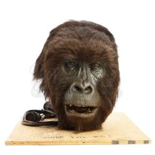 GORILLAS IN THE MIST (1988) - Lot 56 - Simba R/C Head and Remote