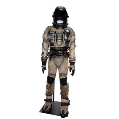 ARMAGEDDON (1998) - Lot #15 : Planet Hollywood Collection: A. J. Frost‘s (Ben Affleck) Spacesuit Helmet with Rockhound‘s (Steve Buscemi) Light-Up Spacesuit