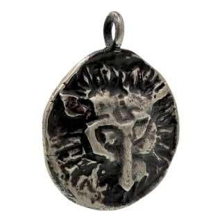 Wolf (1994) Will Randall (Jack Nicholson) Screen Used Pendant | VIP Fan Auctions