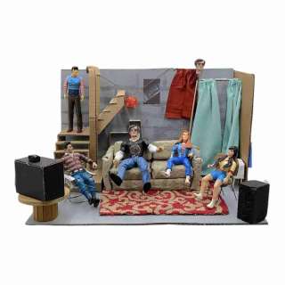 Y2K Eli (Jaeden Martell) Screen Used 70’S Show Diorama W/ Furniture, 2 Female Figures & 3 Male Figures Sc Multiple | VIP Fan Auctions