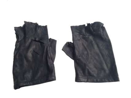 Underworld: Blood Wars Selene (Kate Beckinsale) Gloves Movie Props | Premiere Props