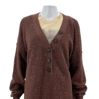 Eddington Louise (Emma Stone) Screen Worn Sweater & T-Shirt Ch 4 Sc 48,49 | VIP Fan Auctions