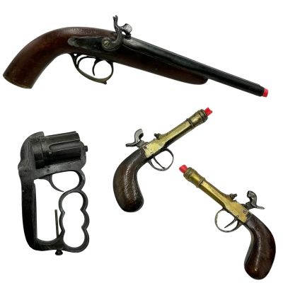 Lot 1: The Bluff Ercell Screen Used Non Functioning Resin Double Barrel Pistol, (2) Non Functioning Small Resin Pistols & Resin Knuckle Duster | VIP Fan Auctions