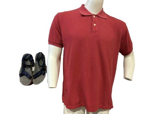 Lot 622 - Wild Things (1998) - Sam (Matt Dillon) Red Shirt and Sandals