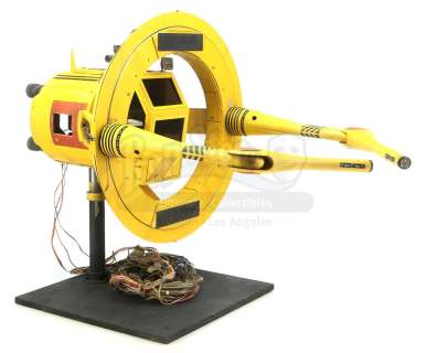 SOLAR CRISIS (1990) - Lot 589 - Hero "Spider Tug" Motion Control Model Miniature