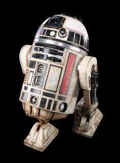 Star Wars: Solo: a Star Wars Story (2018) | Light-Up Remote-control R2-S8 Droid | Propstore