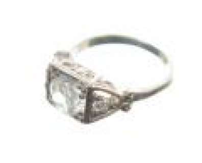 Grimm - Lot 1516 - Adalind‘s Silver-Colored Ring - 1 of 2