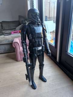 Star Wars | Star Wars - Death Trooper - Big Fig (80 cm) with Blaster - action figure - Jakks Pacific | Catawiki