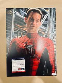 Spider-Man | Spider-Man - Signed by Tobey Maguire (Peter Parker) - with PSA/DNA Certificate - Autograph, photo - No reserve! | Catawiki