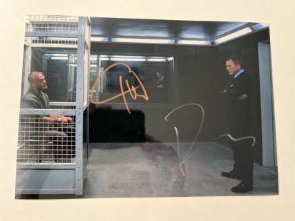 James Bond 007: No Time To Die, Double signed Daniel Craig as "James Bond" and Christoph Waltz as ’Blofeld" with B’BC | Catawiki