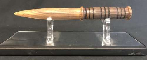 Lot 179 - ANGEL (1999-2004) - Vampire Stake