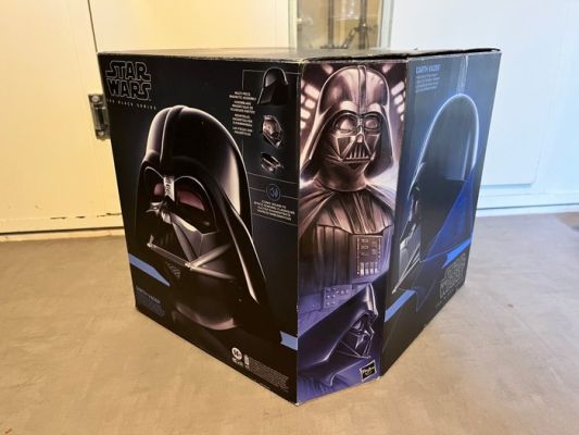 Star Wars - Hasbro - - Movie prop Hasbro Star Wars The Black Series Darth Vader Premium Electronic Helmet. Item used, comes with | Catawiki