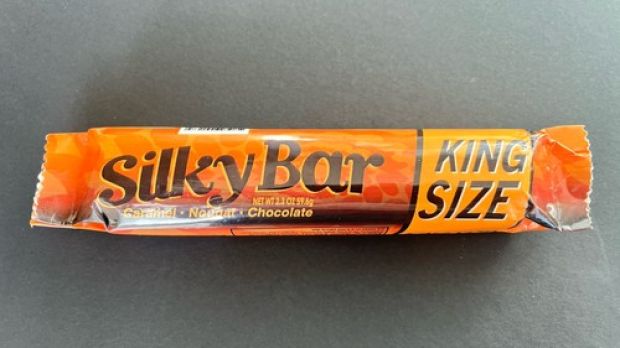 TED screen Used Silky Bar Film Movie Prop | eBay Europe (Buy It Now)