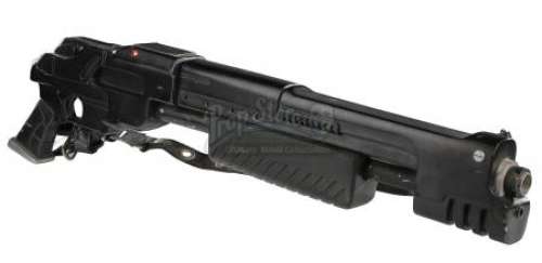 JUDGE DREDD (1995) - Lot 251 - Judge Dredd‘s (Sylvester Stallone) Shotgun