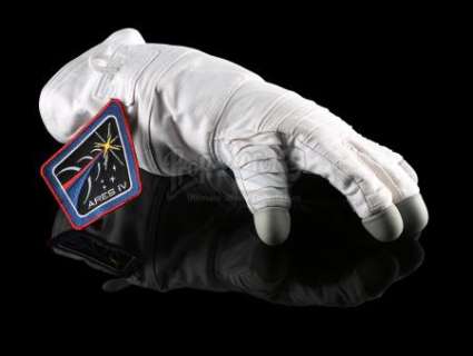 MARTIAN, THE (2015) - Lot 288 - Mark Watney‘s (Matt Damon) “Iron Man” Cut Glove and Ares IV Mission Patch