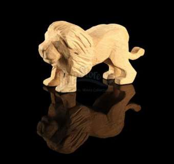 TROY (2004) - Lot 547 - Hector‘s (Eric Bana) Carved Lion