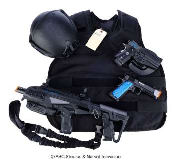 MARVEL‘S AGENTS OF S.H.I.E.L.D. (2013-2020) - Lot #64: Leo Fitz‘s S.H.I.E.L.D. Tactical Vest with Additional Accessories