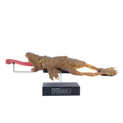 Star Wars: the Phantom Menace (1999) | Mos Espa Gorg Creature on Light-Up Display | Propstore