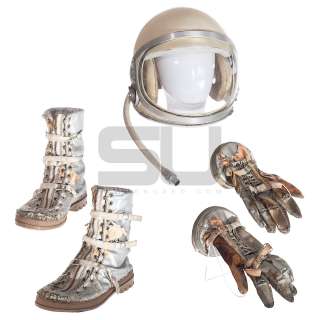 Astronaut Farmer, The - Charles Farmer’s Space Helmet, Gloves, and Boots (Billy Bob Thornton) | ScreenUsed