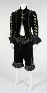 Lot 13 - RICHARD CHAMBERLAIN THE FOUR MUSKETEERS COSTUME