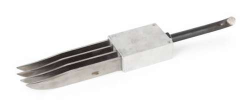 Lot 161 - BRUCE LEE ENTER THE DRAGON CLAW WEAPON