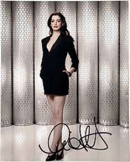 Anne Hathaway - Authentic Signed Photo - Hollywood Elegance - Autograph with COA - Anne Hathaway - Authentic Signed Photo - Hollywood Elegance - Autograph with COA