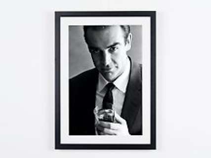 Sean Connery (James Bond) - Shoot For Smirnoff Vodka, James Bond | James Bond, Sean Connery (James Bond) - Shoot for Smirnoff Vodka - Fine Art Photography - Luxury Wooden Framed 70X50 cm - Limited Edition Nr 04 of 50 - Serial ID 15640 - - Original Certificate (COA), Hologram Logo Editor and QR Code | Catawiki