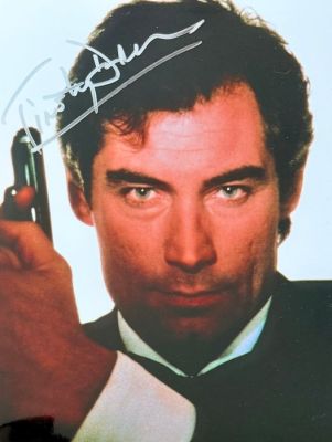 James Bond 007: The Living Daylights - Signed by Timothy Dalton, with COA | Catawiki