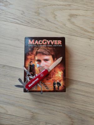 MacGyver - Richard Dean Anderson - Victorinox | Catawiki