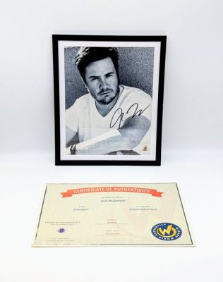 The Walking Dead - Josh McDermitt (Eugene Porter) - Verified Autograph on a framed 8 x 10 Inch Photo | Catawiki